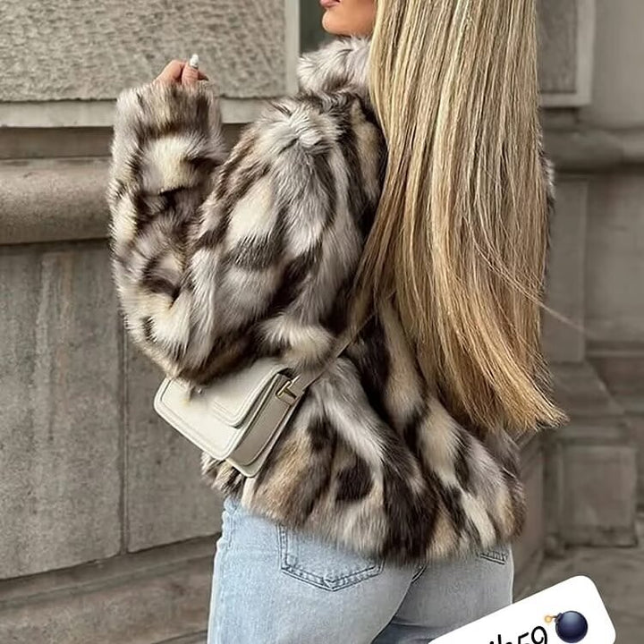 Damen Kurze Kunstfelljacke mit voluminöser Pelzoptik, kastiger Silhouette und Eingrifftaschen Echo Archiv