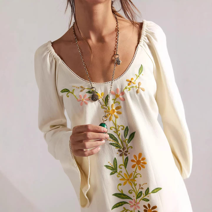 Damen Blusenkleid mit floralen Stickereien und weit ausgestellten Ärmeln Echo Archiv