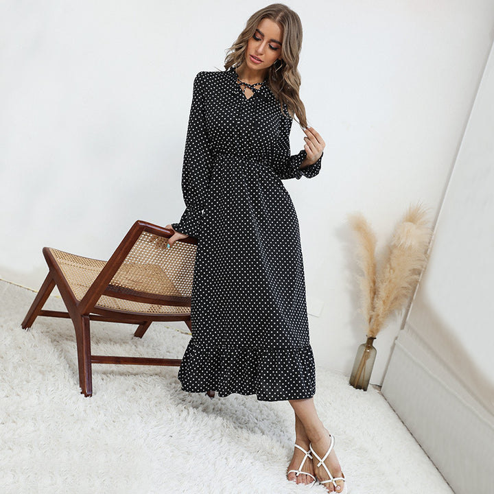 Damen Maxikleid mit Polka-Dot‑Print, geraffter Taille, Schleifenkragen und Volant-Saum Echoarchiv