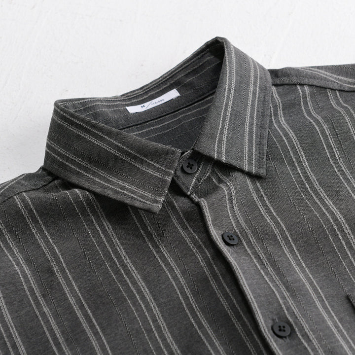 Herren Relaxed-Stripe Hemdjacke aus feinem Baumwoll-Twill mit aufgesetzter Brusttasche Echoarchiv