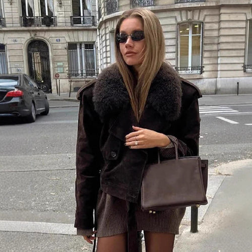 Damen Cropped-Motorjacke aus Wildlederoptik mit voluminösem Teddykragen Echo Archiv