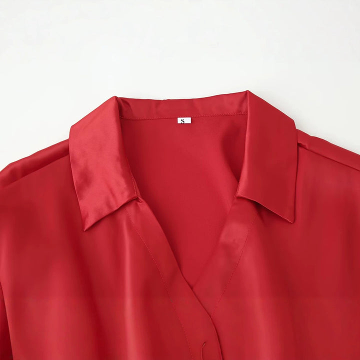 Damen Bluse mit Taillengürtel, V-Ausschnitt und langen Ärmeln Echo Archiv