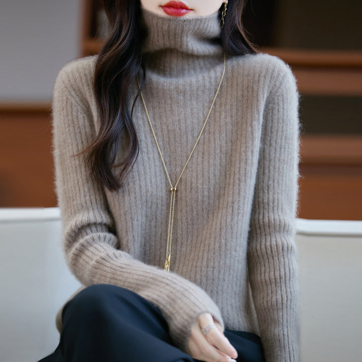 Damen Schlanker Feinstrick-Rollkragenpullover mit feiner Rippenstruktur und kaschmirähnlicher Haptik Echoarchiv