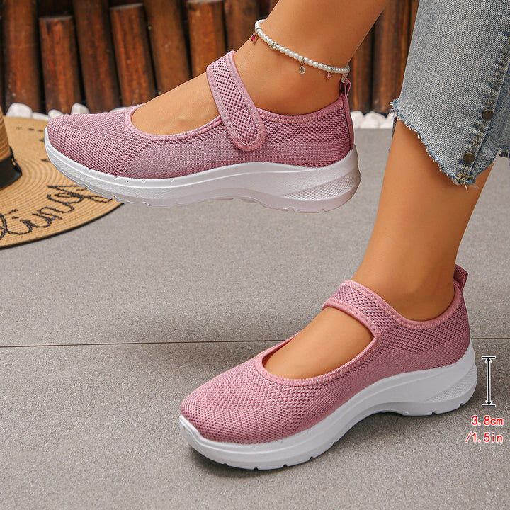 Damen Sportliche Slip-On Sneakers mit atmungsaktivem Mesh-Obermaterial und elastischen Riemen Echo Archiv