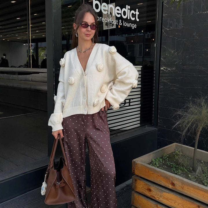 Damen Oversize-Strickcardigan mit dreidimensionalen Rosenapplikationen und V-Ausschnitt Echoarchiv