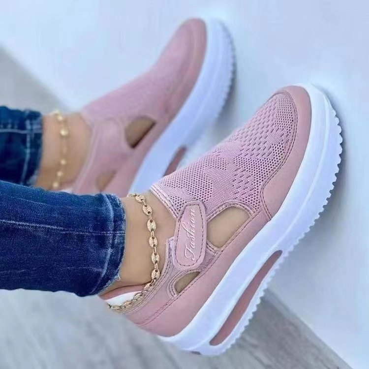 Damen  atmungsaktive Strick-Sneaker mit Klettverschluss, Cut-Outs und Plateau-Luftsohle Echo Archiv