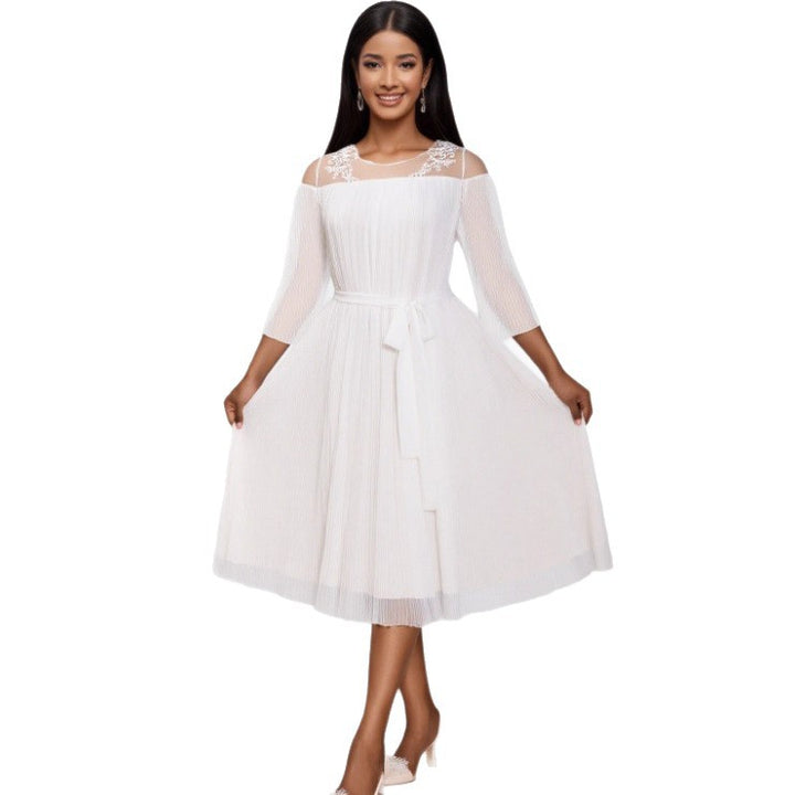 Damen festliches Faltenkleid mit Spitzenakzenten Echo Archiv