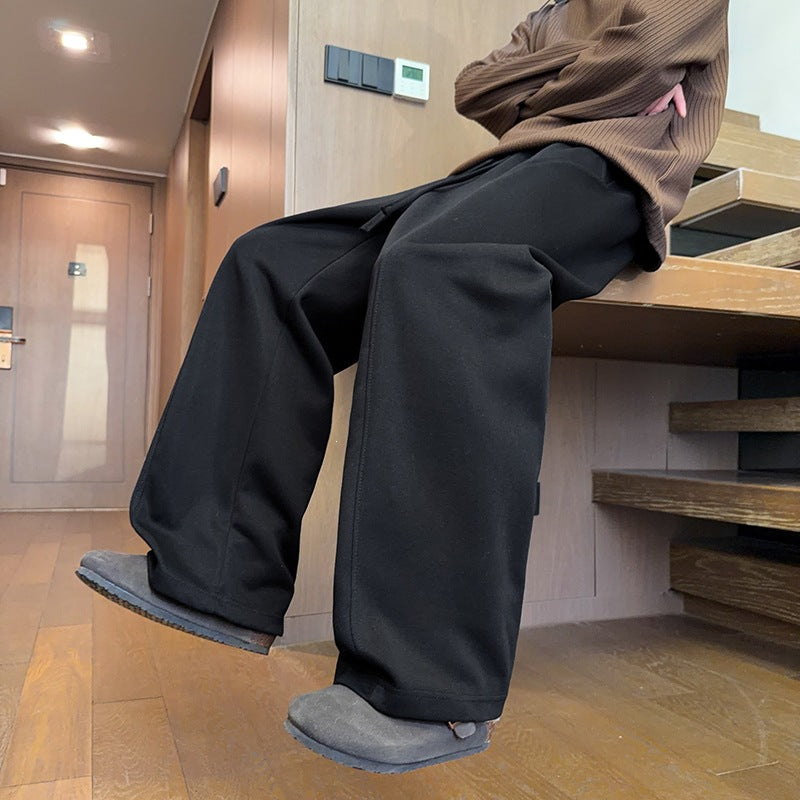 Herren Locker geschnittene Tech-Freizeithose mit elastischem Bund, Kordelzug & Bügelfalte Echoarchiv