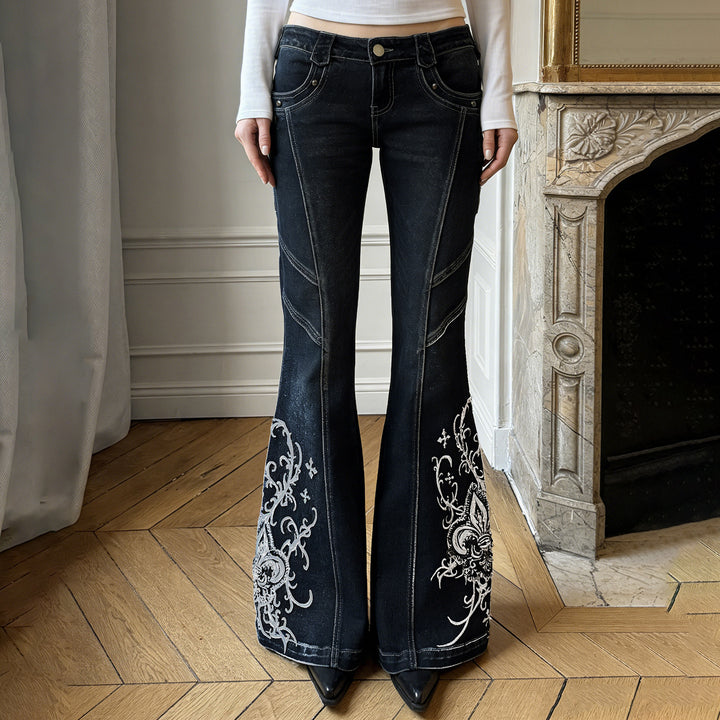 Damen Schlagjeans mit hoher Taille, dekorativer Seitenstickerei und ausgestelltem Bootcut – Dénora