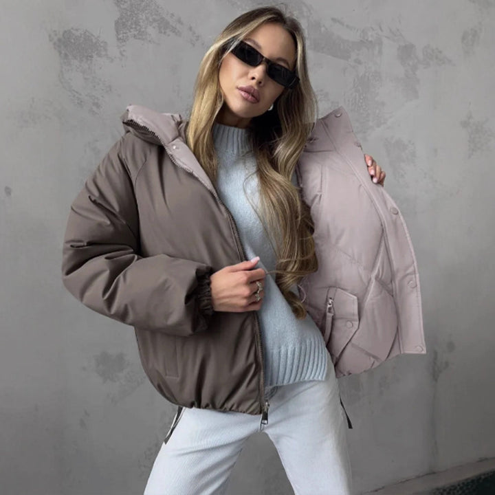 Damen Gefütterte Rauten‑Stepp‑Pufferjacke mit Kapuze und verdecktem Reißverschluss Echoarchiv