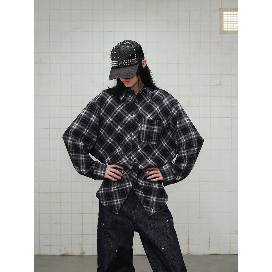 Unisex Karierte Oversize‑Flanell‑Hemdjacke im Layering‑Look mit abgerundetem Saum und Brusttasche Echoarchiv