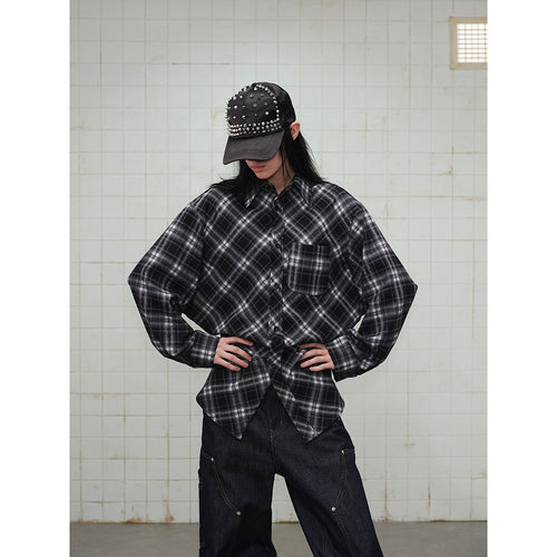 Unisex Karierte Oversize‑Flanell‑Hemdjacke im Layering‑Look mit abgerundetem Saum und Brusttasche Echoarchiv