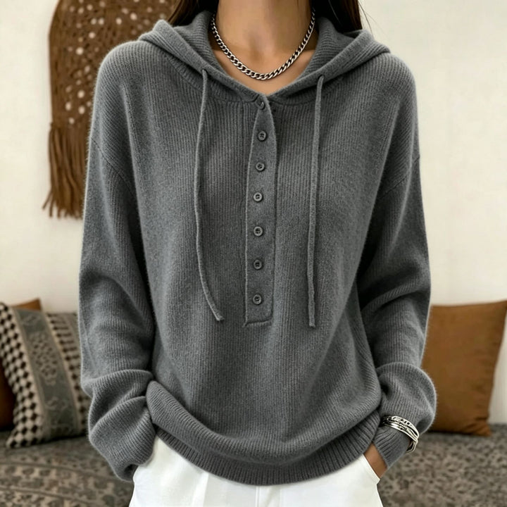 Damen Kapuzenpullover aus weichem Feinstrick mit Knopfleiste und relaxed Fit – Auréline