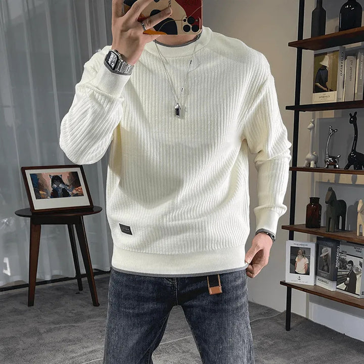 Herren Feinstrick-Ripppullover mit Rundhalsausschnitt und legerer Oversize-Passform Echoarchiv