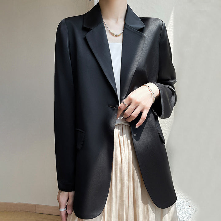 Damen Leichttaillierter Longblazer mit Knopfverschluss und Flap‑Taschen Echoarchiv