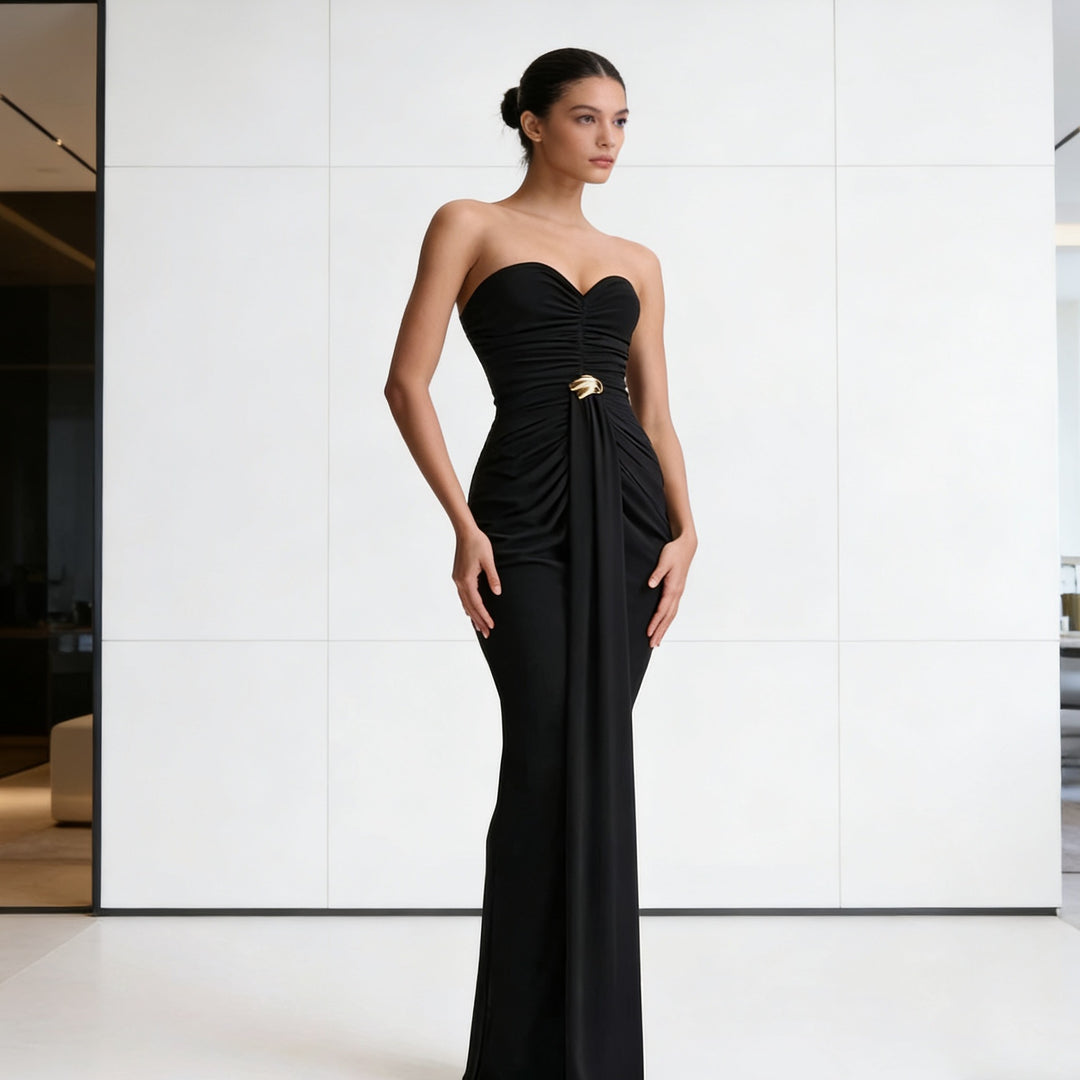 Damen Elegantes Drapeekleid mit schulterfreiem Design und kunstvollem Bund Echo Archiv