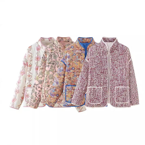 Damen gesteppte Kurzjacke mit floralem Allover-Print, leichter Wattierung, Stehkragen und aufgesetzten Taschen – Célinea
