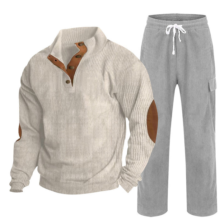 Herren nan strukturiertes Feinstrick-Halbknopf-Pullover und Feincord-Cargo-Zweiteiler Echo Archiv
