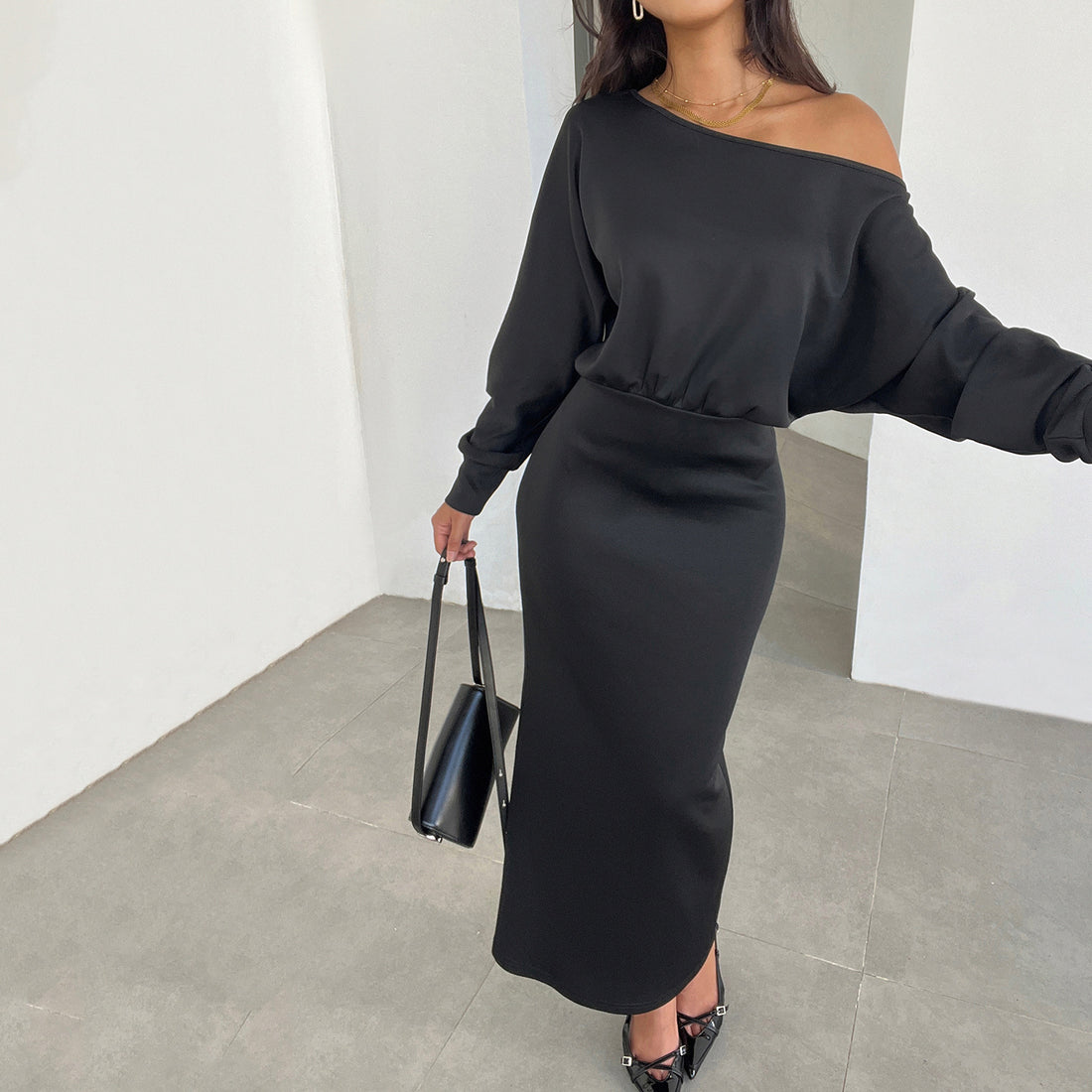 Damen Kleid mit weitem U-Boot-Ausschnitt, Fledermausärmeln und tailliertem Bleistiftrock – Élara