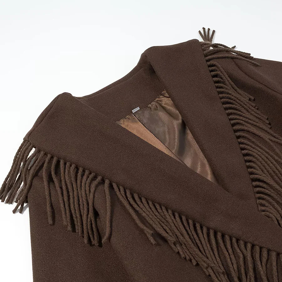 Damen langer Fransenmantel mit voluminösem Schalkragen, Taillengürtel und aufgesetzten Taschen – Montévia