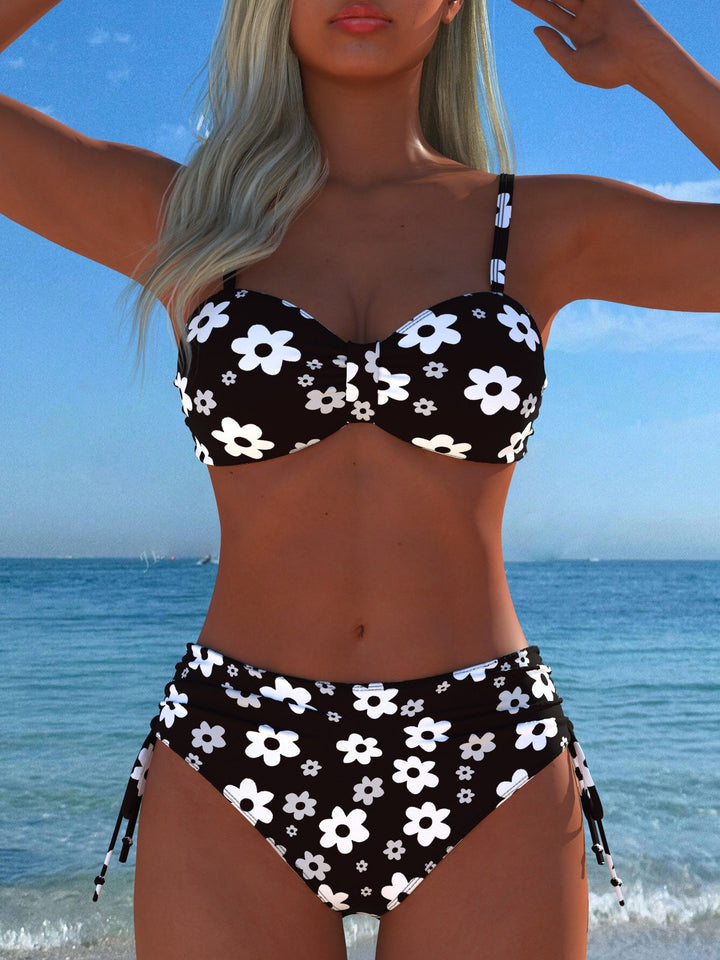Damen Bikini-Set mit stilvollem Karomuster und goldfarbenen Akzenten Echoarchiv