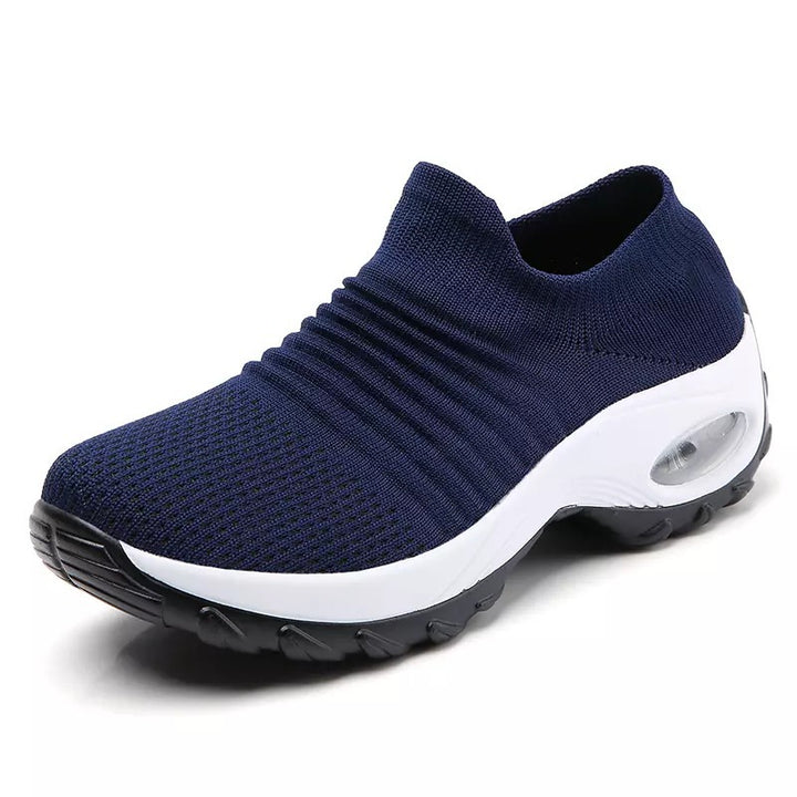 Damen Slip-On Strick-Sneaker mit sockenähnlichem Schaft und Luftkissen-Plateausohle – Névara