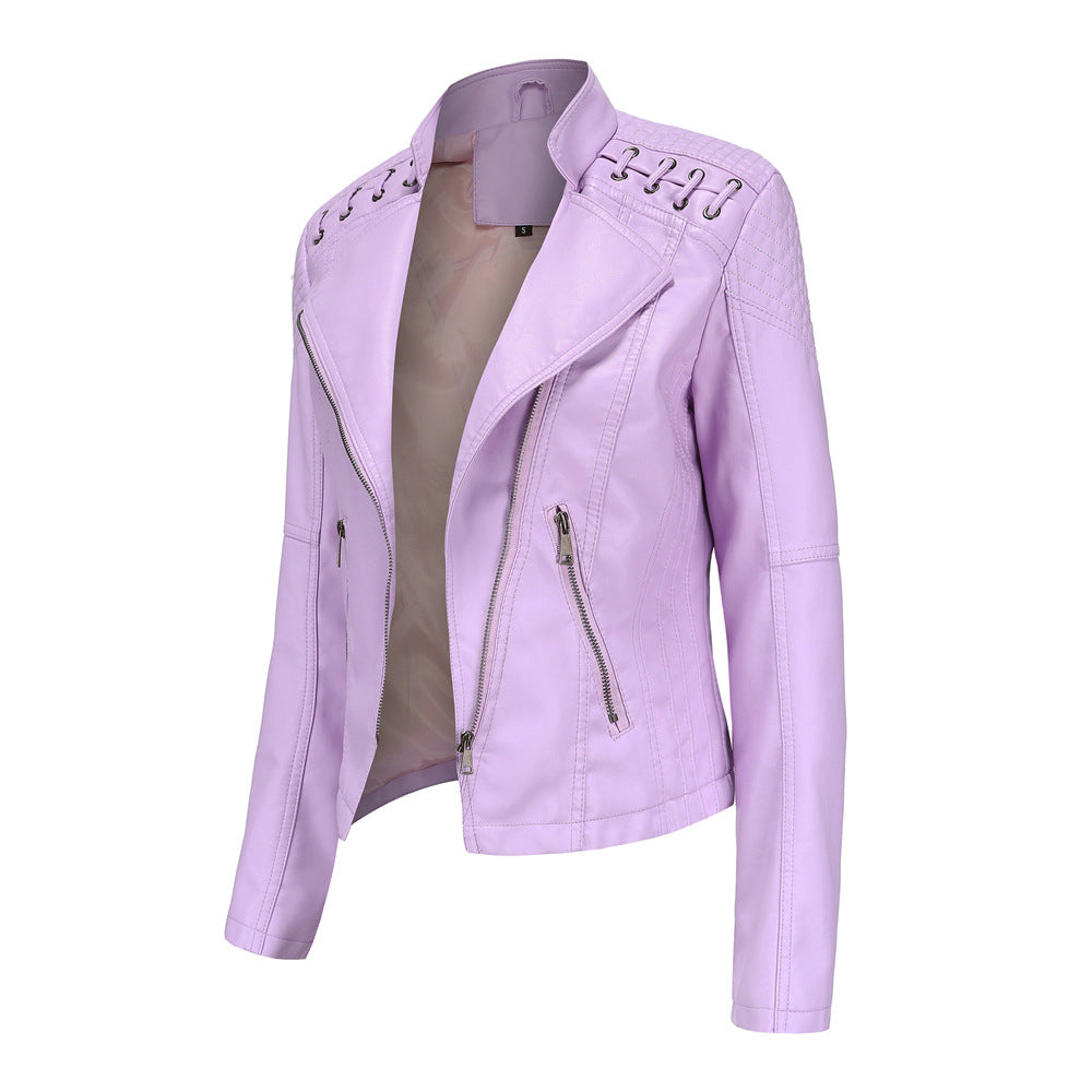 Damen nan taillierte Kunstleder-Bikerjacke mit gesteppter Schulterpartie, asymmetrischem Reißverschluss und Zierösen Echo Archiv