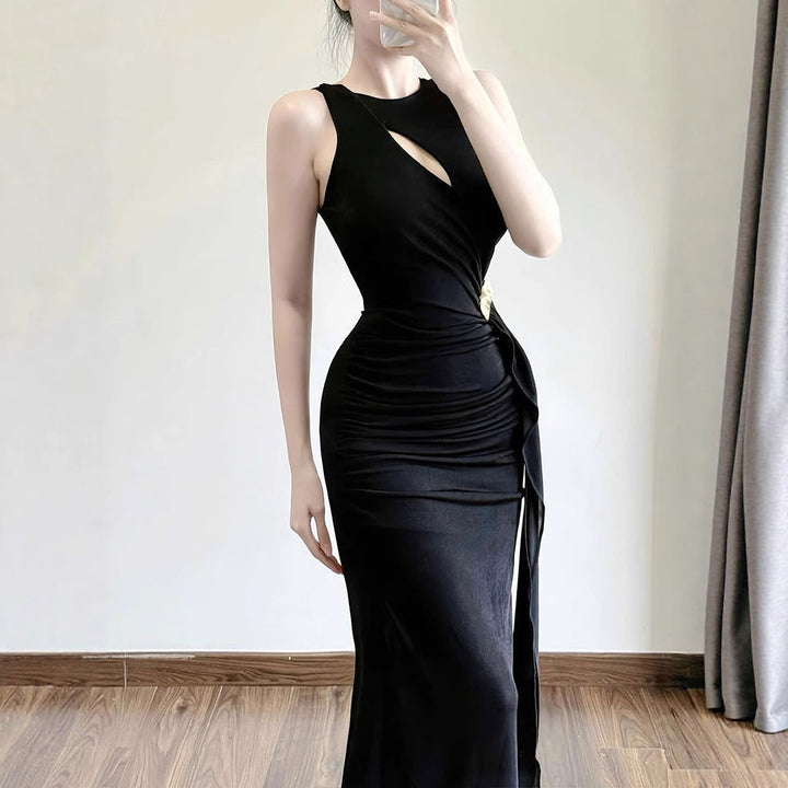 Damen figurbetontes Abendkleid mit asymmetrischem Schnitt und eleganter Drapierung Echo Archiv
