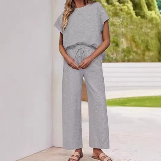 Damen lässiges Zweiteiler-Set mit hochgeschnittener Hose und lässigem Oberteil Echo Archiv