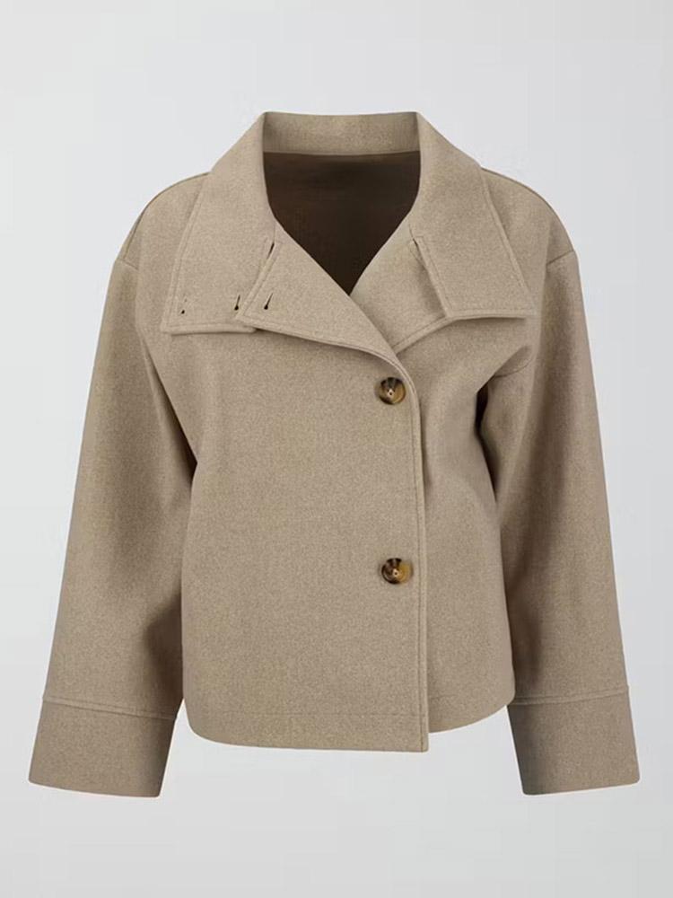 Damen Kurze Jacke mit hohem Kragen und Knopfverschluss Echoarchiv