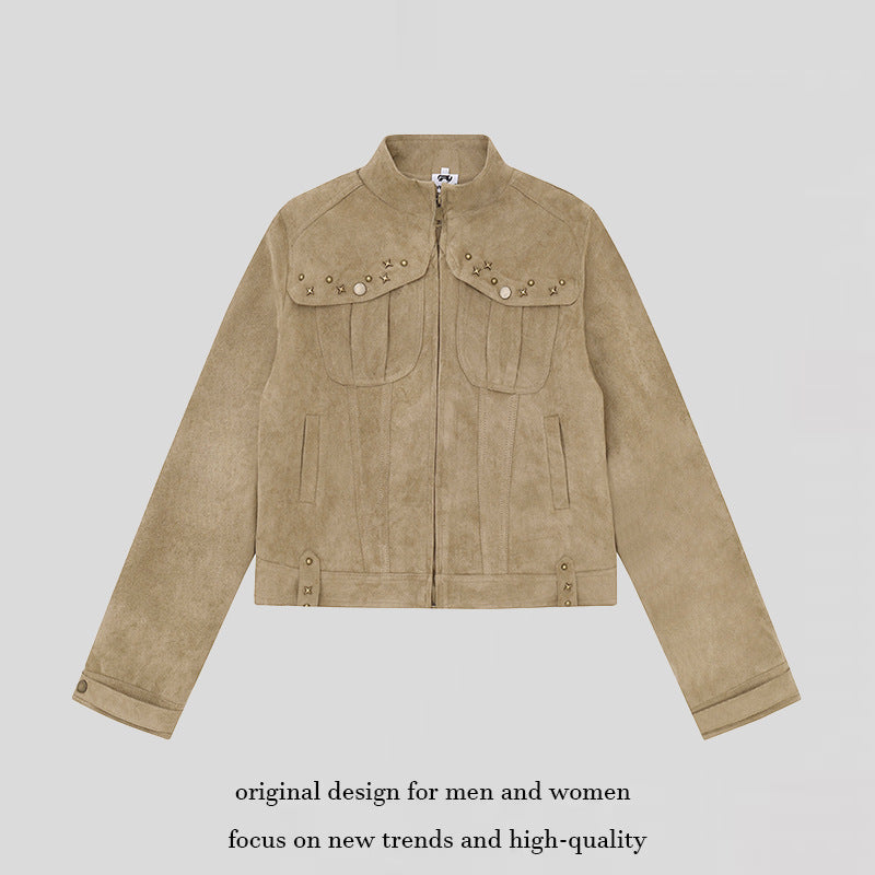 Damen Kurz geschnittene Velourslederjacke mit Stehkragen, Zier‑Nieten und Pattentaschen Echoarchiv