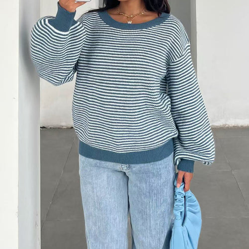 Damen Feinstrick-Pullover mit weitem U-Boot-Ausschnitt, ausgestellten Ärmeln und Intarsia-Blütenmotiv – Mavelle