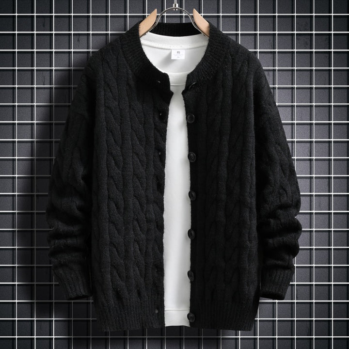 Herren Strickjacke mit modernem Zopfmuster und durchgehendem Knopfverschluss Echoarchiv