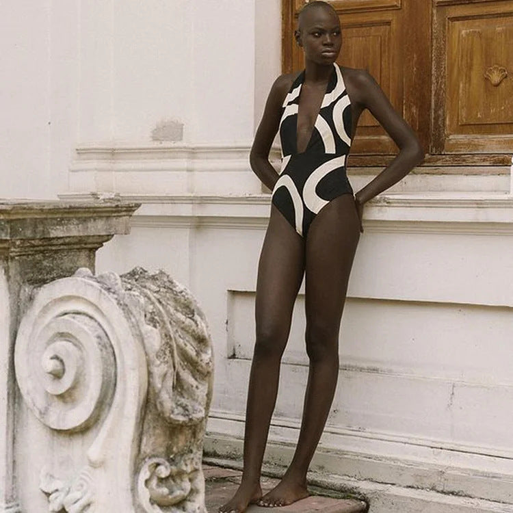 Damen Bikiniset mit asymmetrischem Oberteil und elegantem Wickelrock Echo Archiv