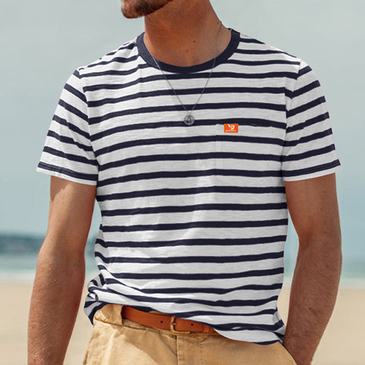 Herren Kurzarm T-Shirt mit maritimem Streifenmuster und praktischer Brusttasche Echoarchiv