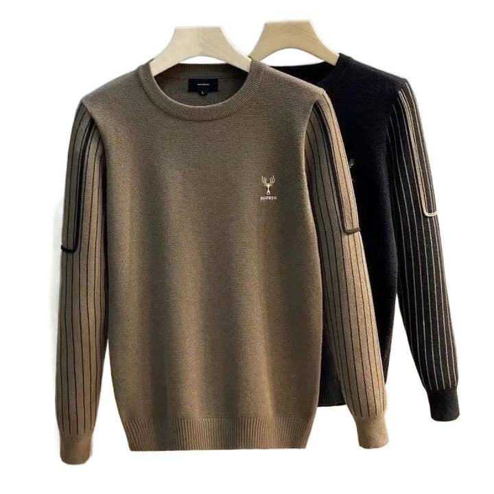 Herren Strickpullover mit gestreiften Rippenärmeln und gesticktem Hirschlogo Echoarchiv