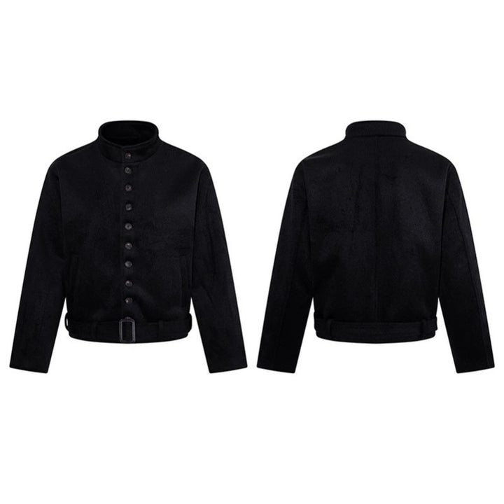 Herren Kurze Wollmix‑Jacke mit Stehkragen, durchgehender Knopfleiste und Taillengürtel Echoarchiv