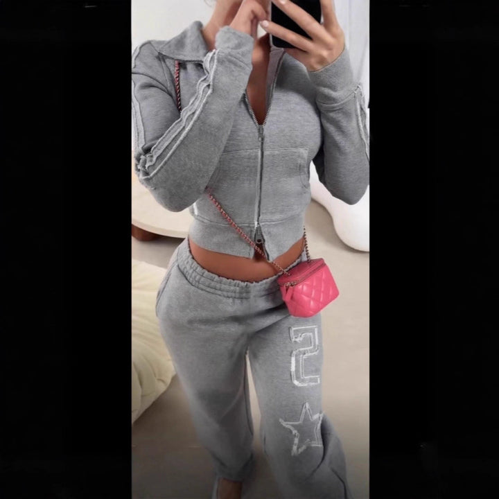 Damen nan taillierte Cropped-Kapuzenjacke mit durchgehendem Reißverschluss, elastischem Abschlussbund und dekorativem College-Print Echo Archiv