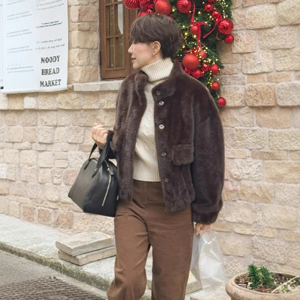 Damen Kurzjacke im Teddy‑Fauxfur mit Boxy‑Silhouette und aufgesetzter Tasche Echoarchiv