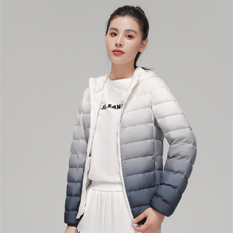 Damen ultraleichte Kapuzen-Steppjacke mit kompaktem Packmaß und windabweisender Hülle Echoarchiv