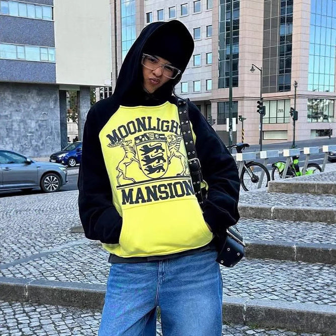 Damen Oversize Kapuzenpullover mit Kängurutasche und Vintage-College-Print – Avérine