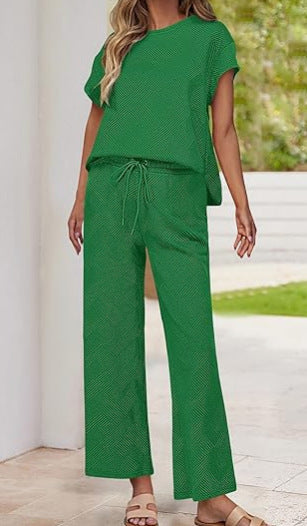 Damen lässiges Zweiteiler-Set mit hochgeschnittener Hose und lässigem Oberteil Echo Archiv