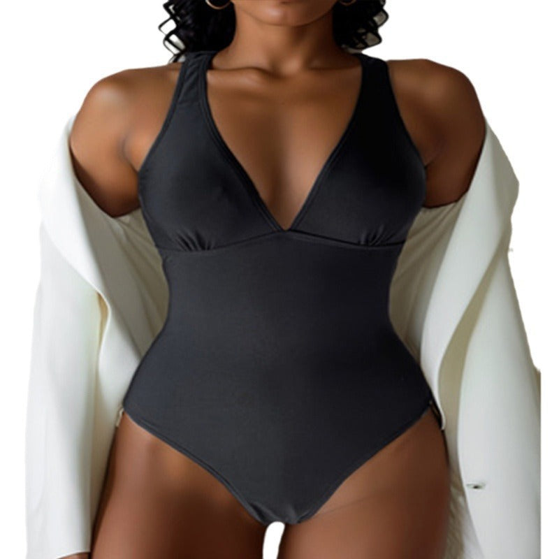 Damen eleganter Badeanzug mit tiefem V-Ausschnitt und anatomischem Schnitt Echo Archiv