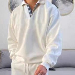 Herren Langarm Polohemd mit elegantem V-Ausschnitt und stilvollen Kontrastdetails Echoarchiv