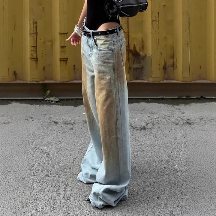 Damen Extraweite Jeanshose mit tiefem Bund, weitem Schlag und Used-Waschung – Dénora