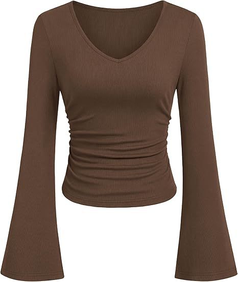 Damen Geripptes Cropped-Top mit V-Ausschnitt, taillierter Raffung und ausgestellten Trompetenärmeln – Orélia