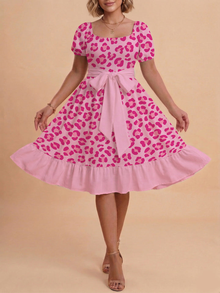 Damen Sommerliches Blumenkleid mit taillierbarem Gürtel und voluminösen Ärmeln Echo Archiv