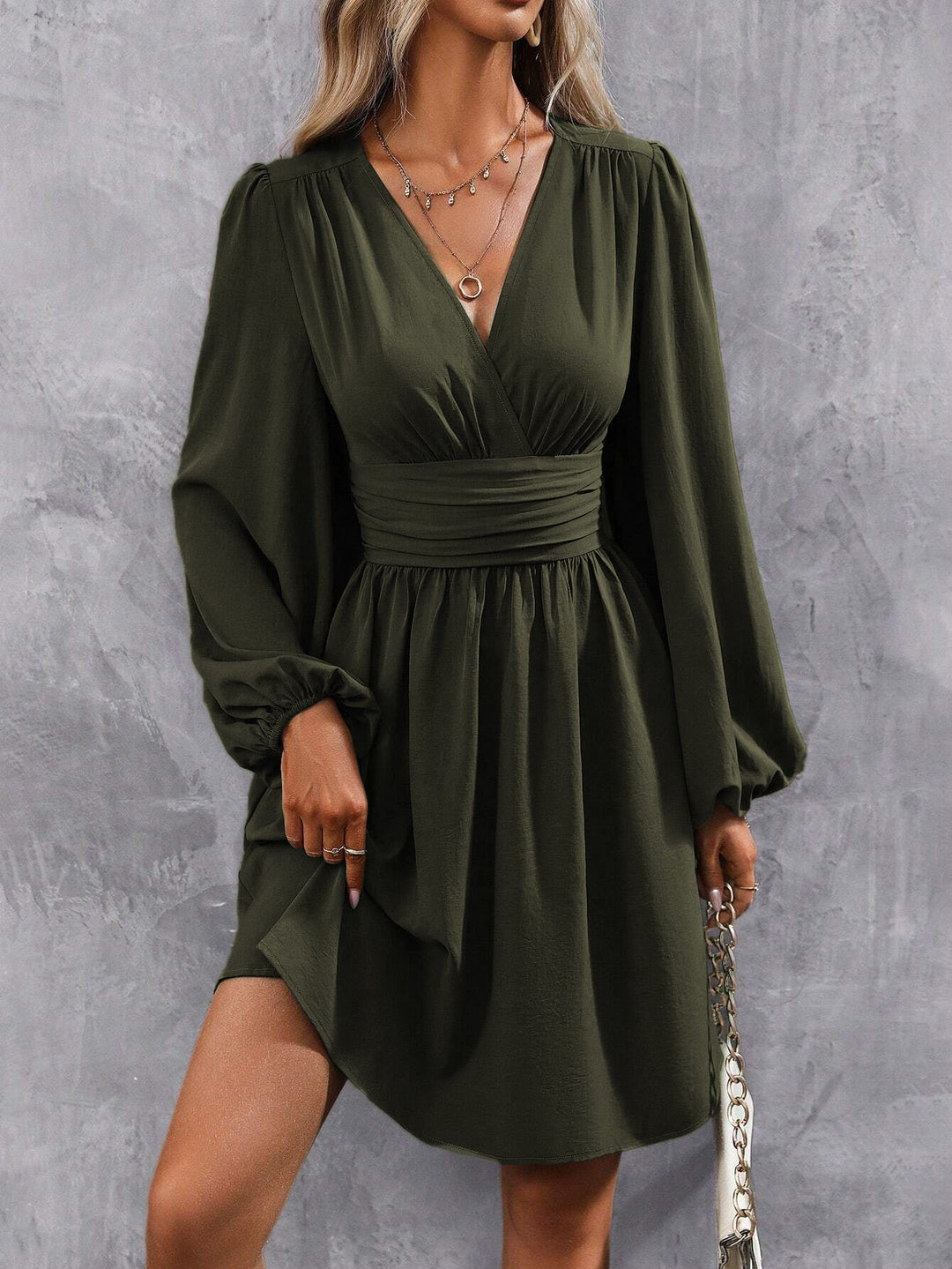 Damen Knielanges Wickelkleid mit eleganten Puffärmeln – Élara