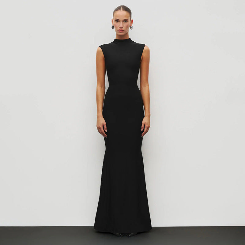 Damen Elegantes Schmalgeschossenes Maxikleid mit hohem Kragen Echo Archiv
