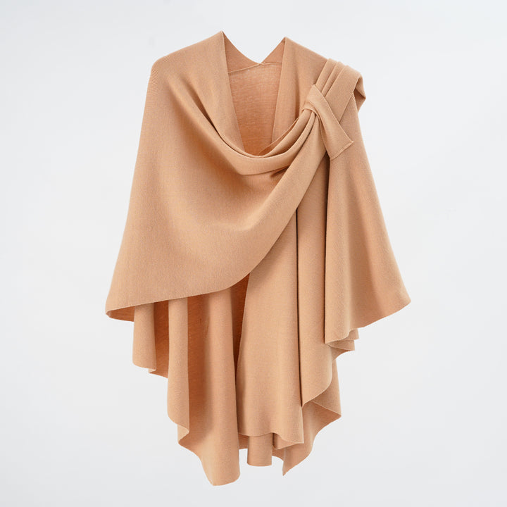 Damen Kapuzenponcho aus Feinstrick mit asymmetrischem Saum – Avérine